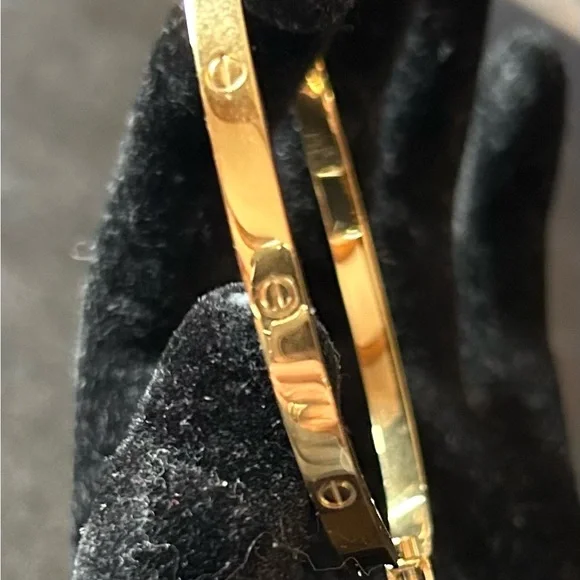 Elegant Gold Bangle Bracelet - Picture 4 of 6